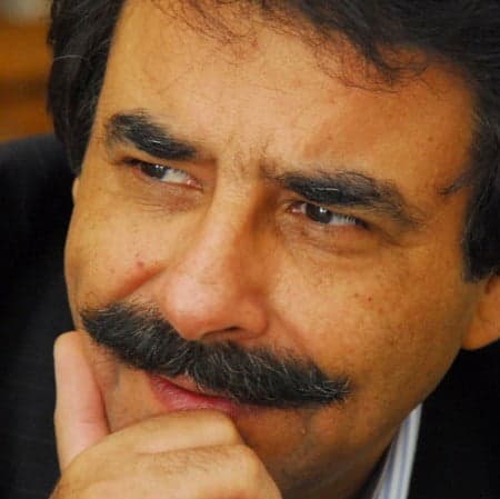 علیرضا افتخاری نیلوفرانه